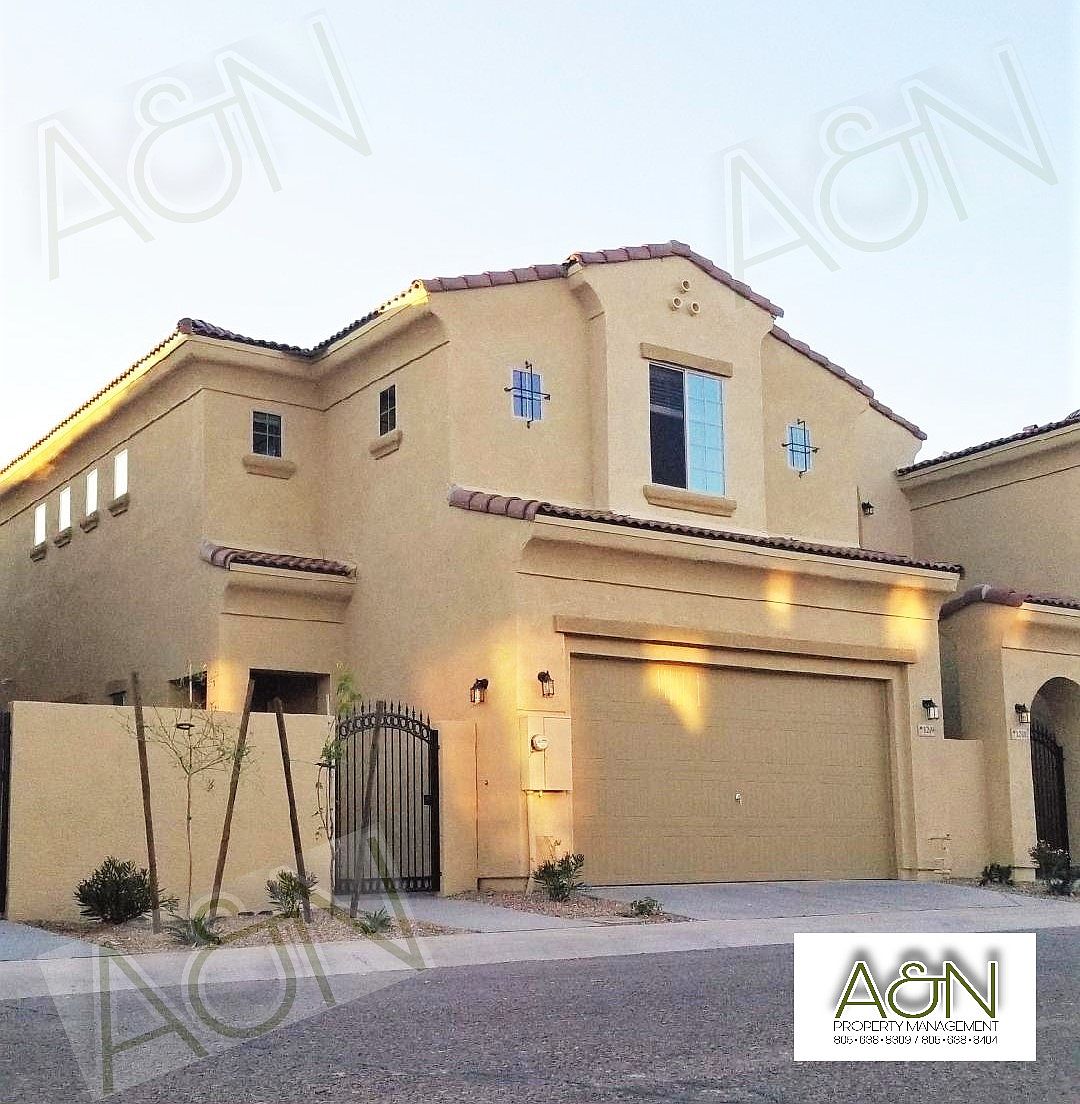 1367 S Country Club Dr photo 2