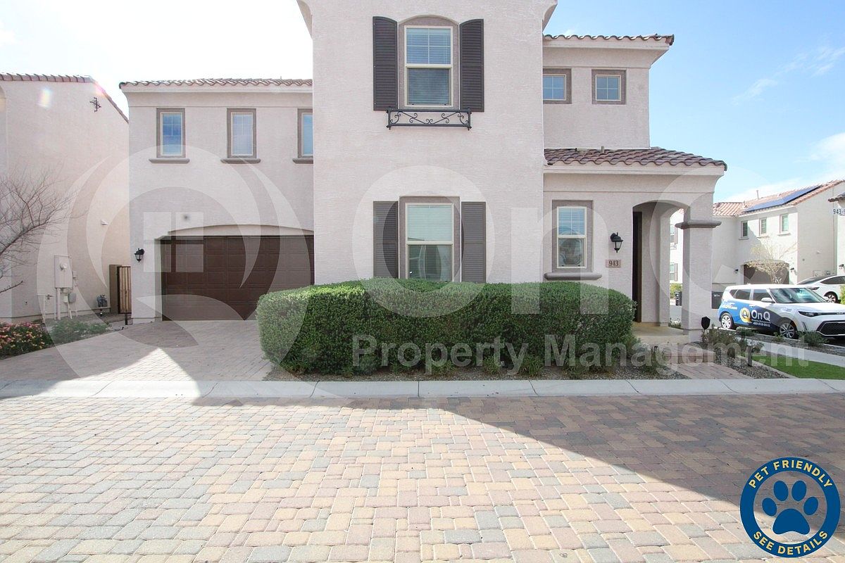943 E Danbury Dr Phoenix, AZ 85022 photo 2
