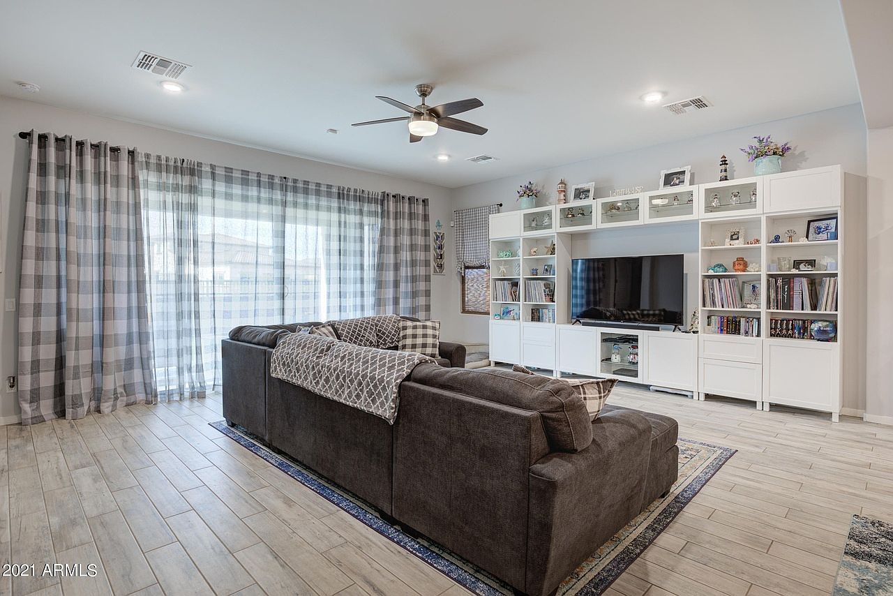 17222 W Echo Ln photo 5