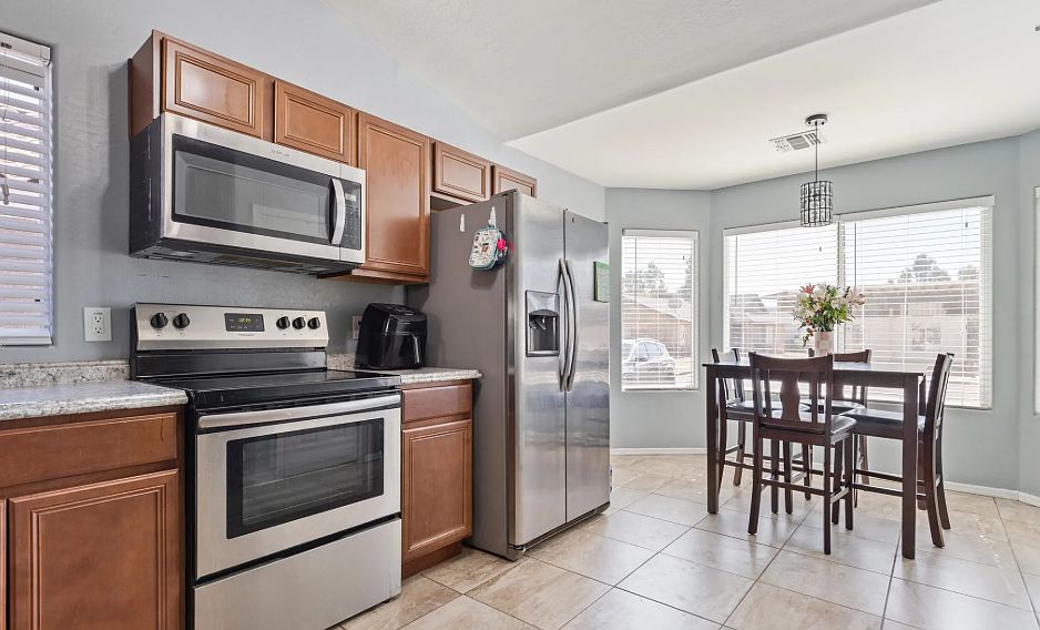 8520 W Palm Ln Phoenix, AZ 85037 photo 4