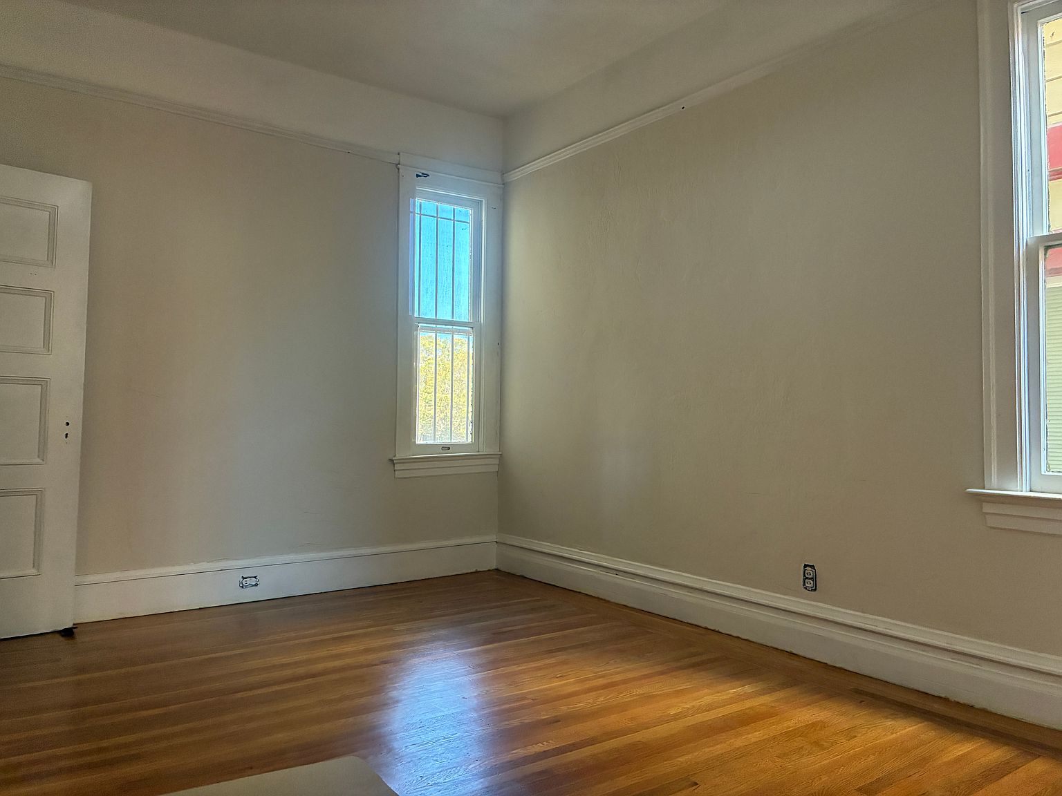 3BR/2BA Single Family House on 8th St · Oakland photo 5