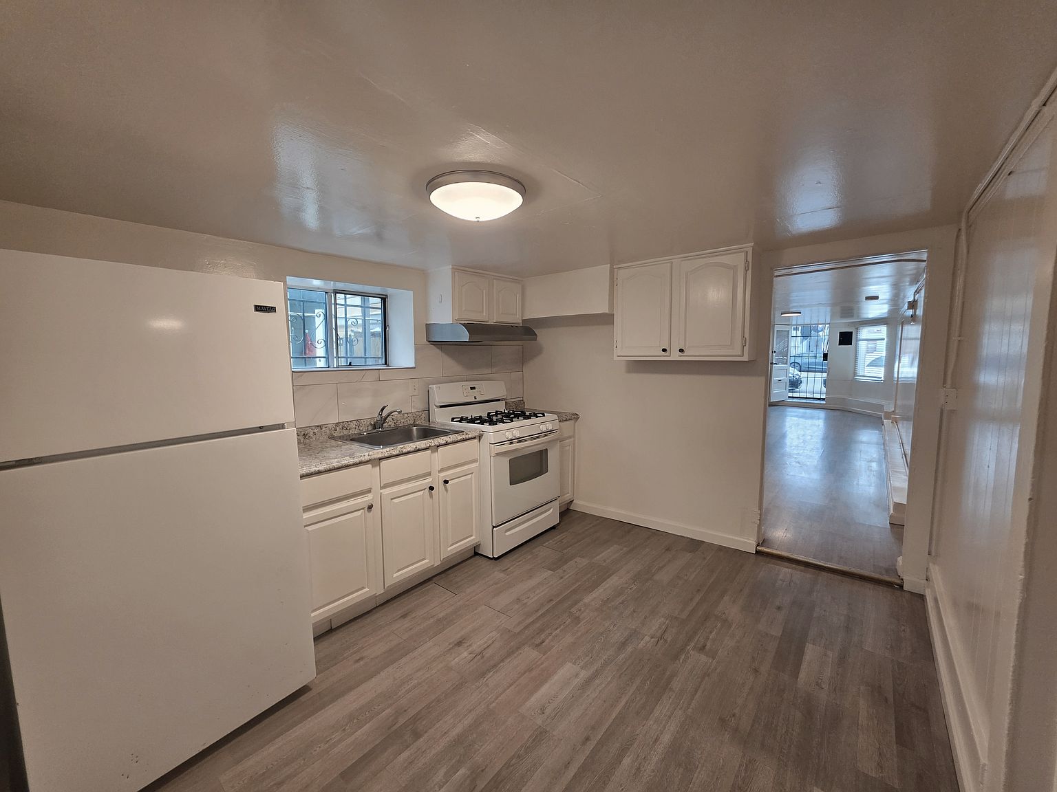 185 7th St photo 4