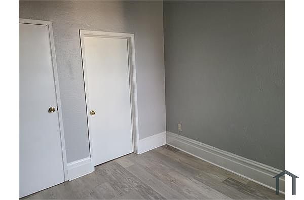 2011 Linden St photo 3