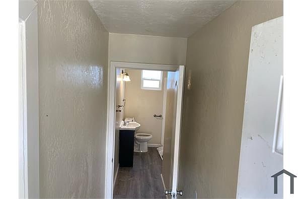 674 24th St photo 5