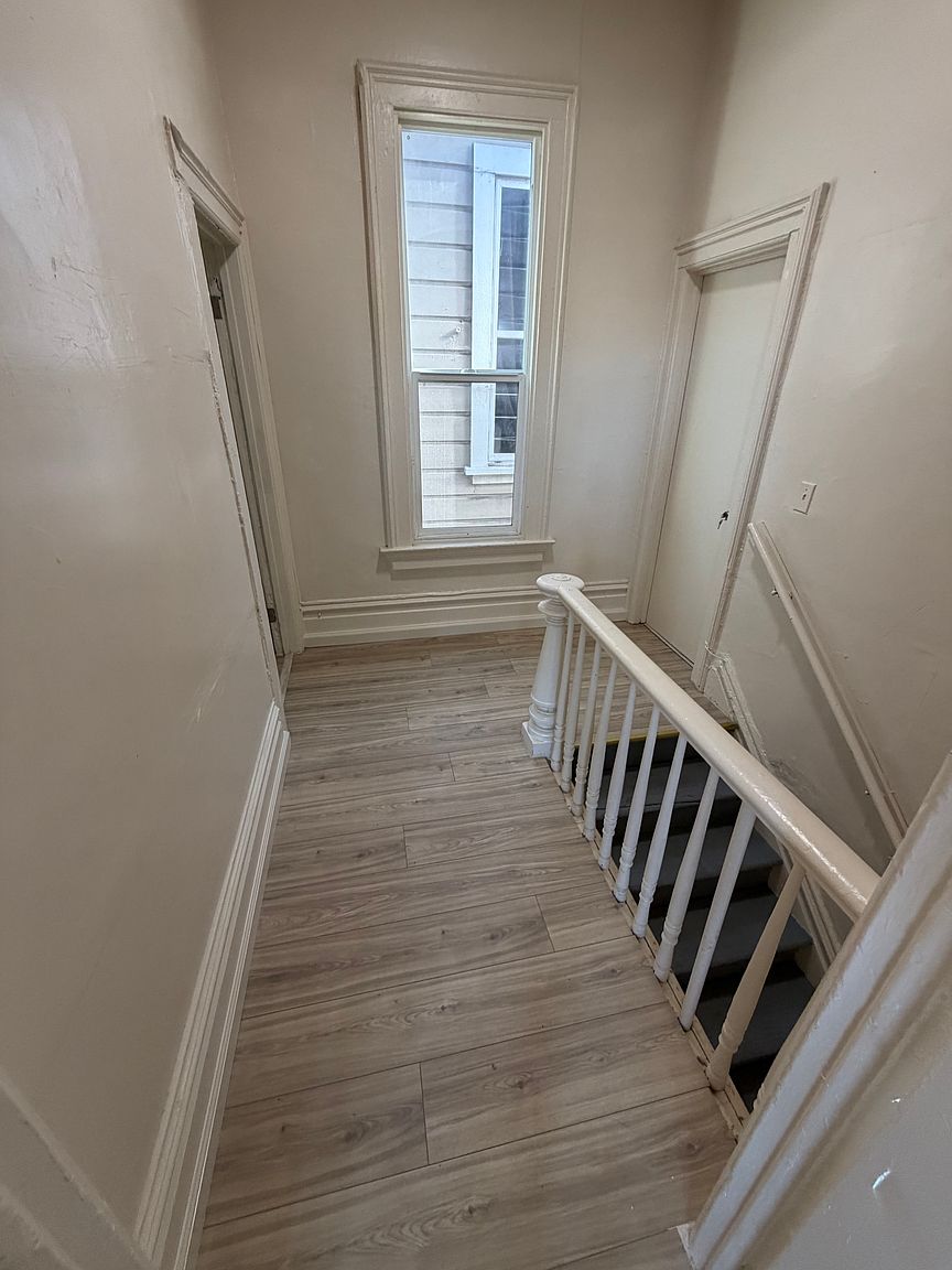 650 Sycamore Street, Oakland, CA 94612 photo 2