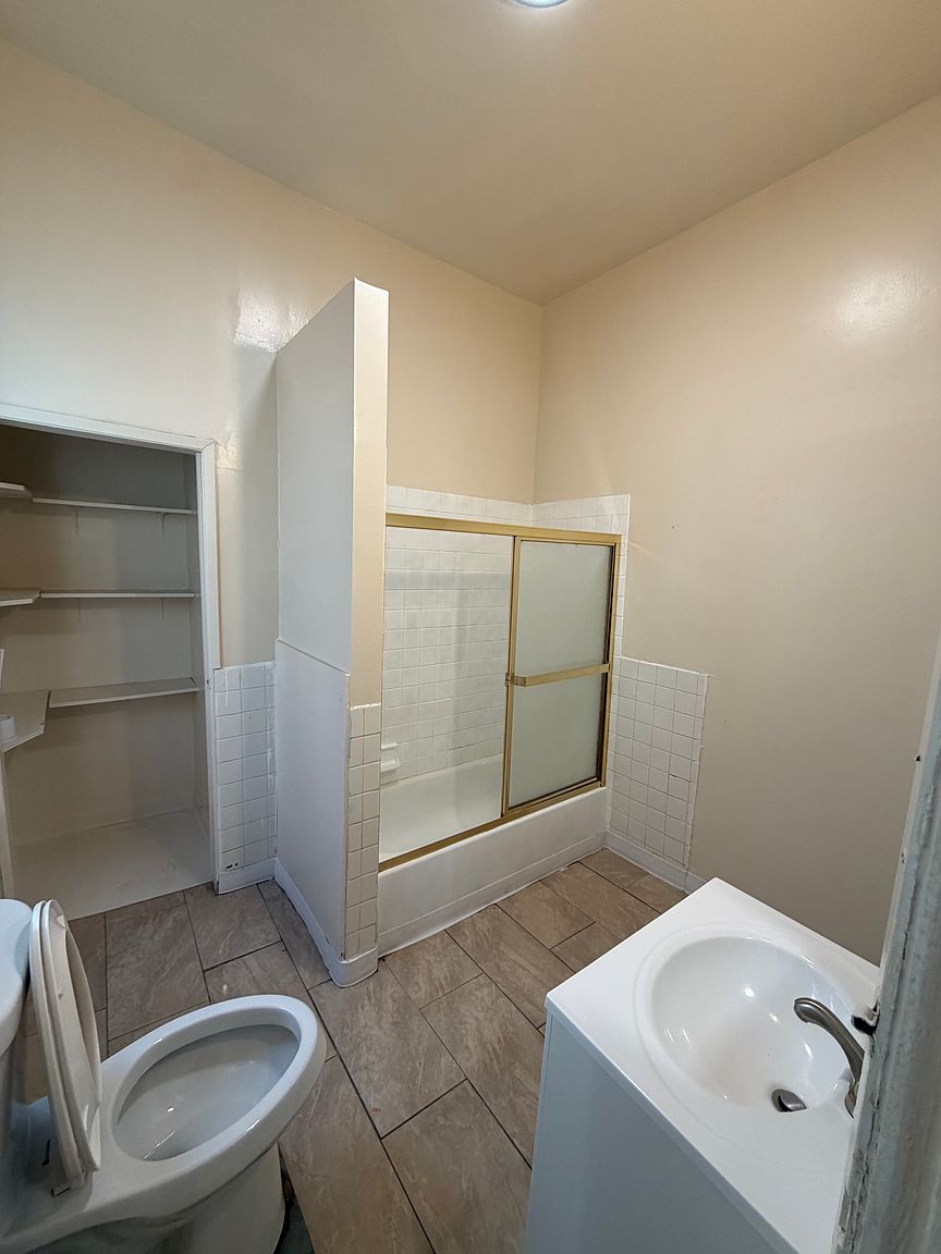 650 Sycamore Street, Oakland, CA 94612 photo 3