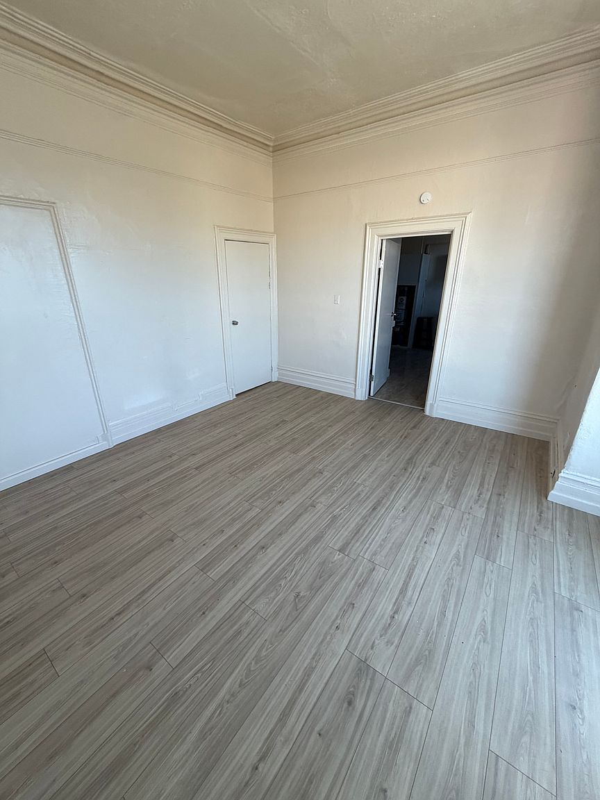 650 Sycamore Street, Oakland, CA 94612 photo 4