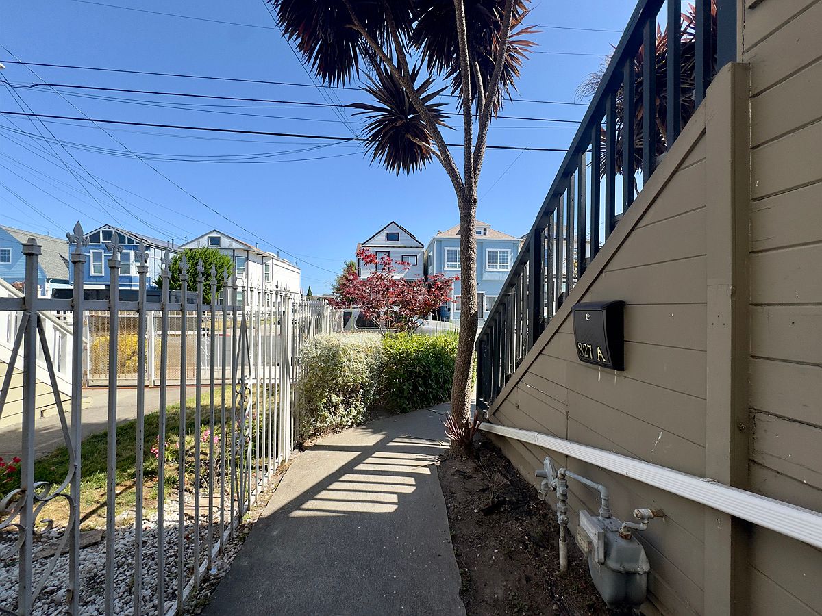827 30th St photo 3