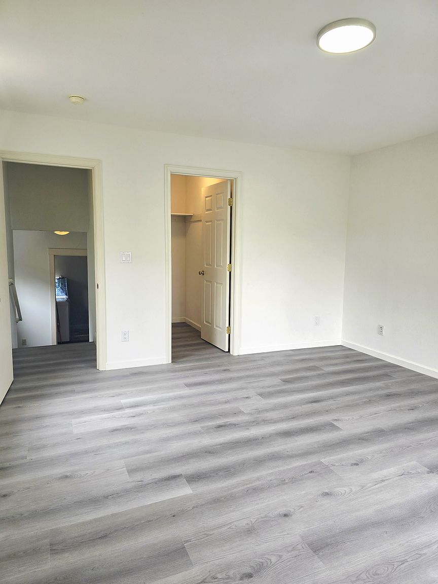 524 Oakland Ave photo 5