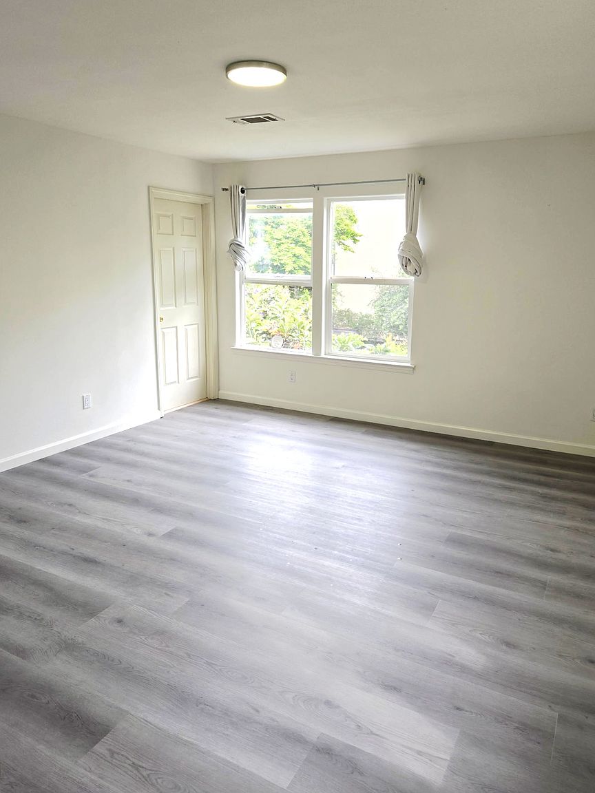 524 Oakland Ave photo 4