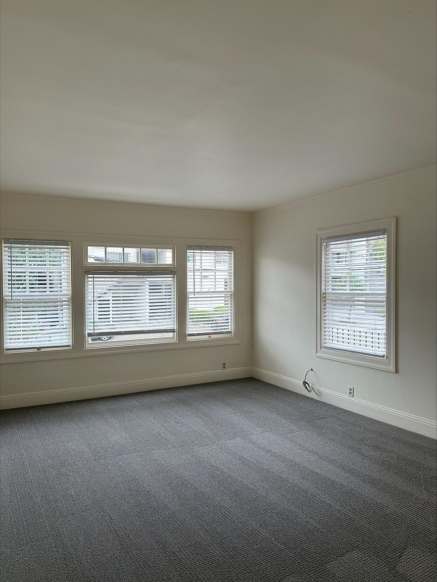 1BR/1BA Apartment on Santa Clara Ave · Oakland photo 3