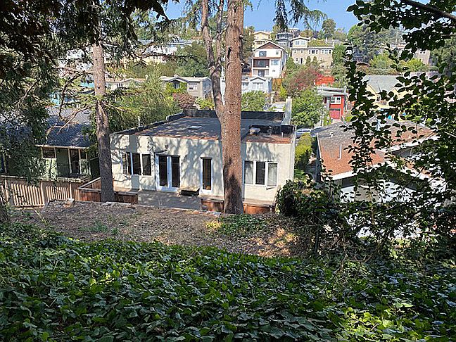 731 Mandana Blvd photo 2