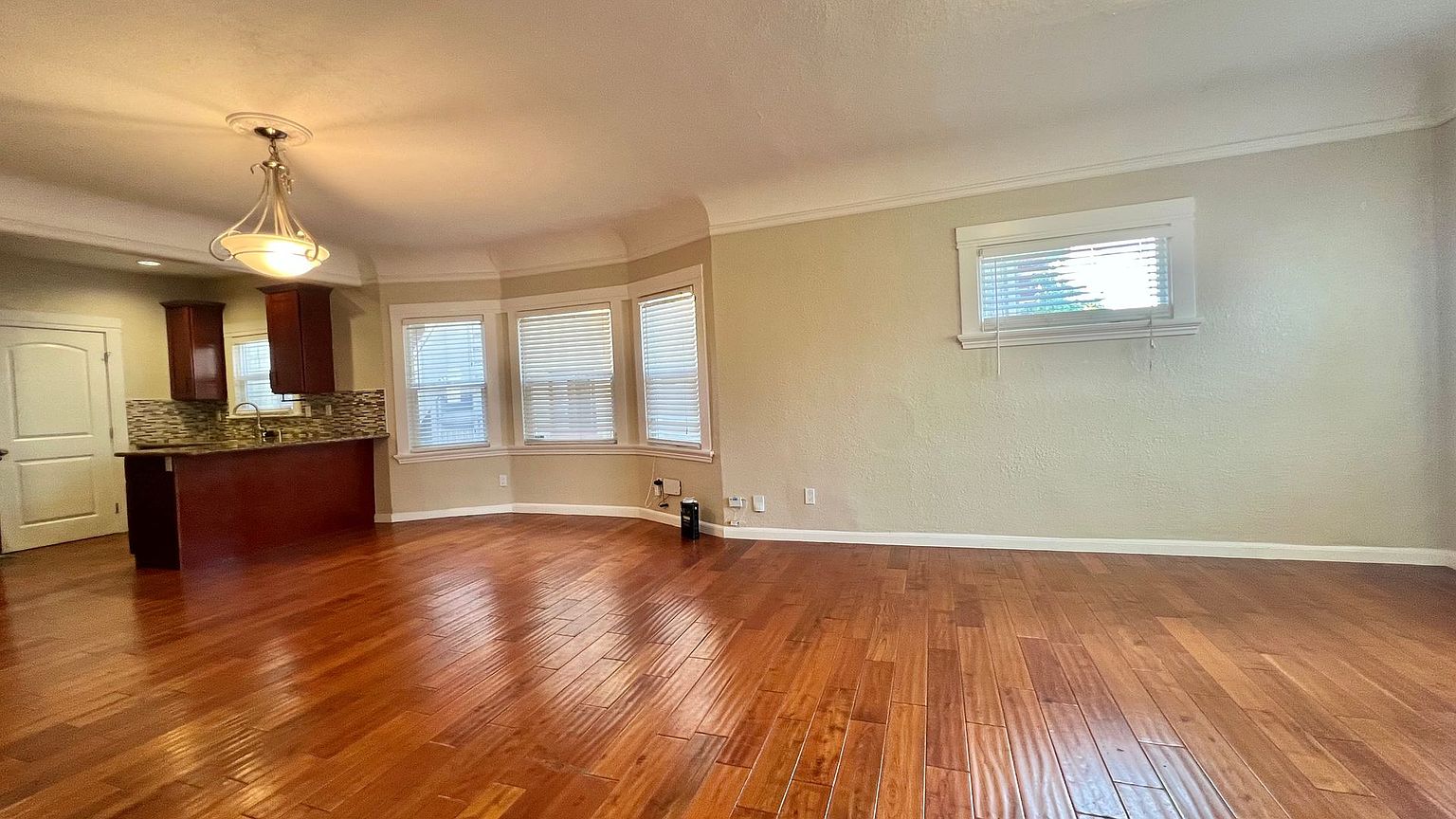 2BR/1BA Apartment on 39th St · Oakland photo 5