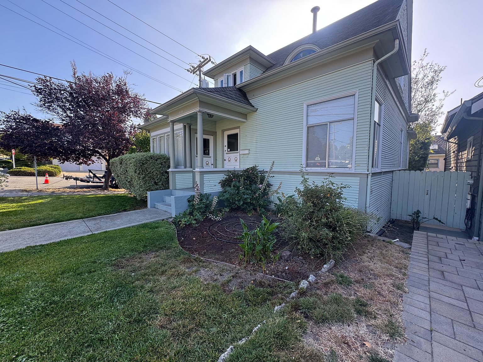 4288 Howe St photo 3