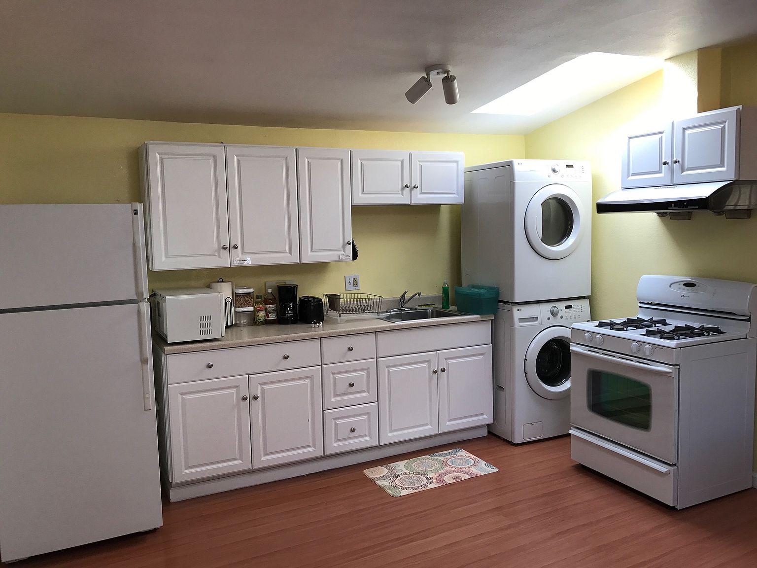 667 Aileen St Oakland, CA 94609