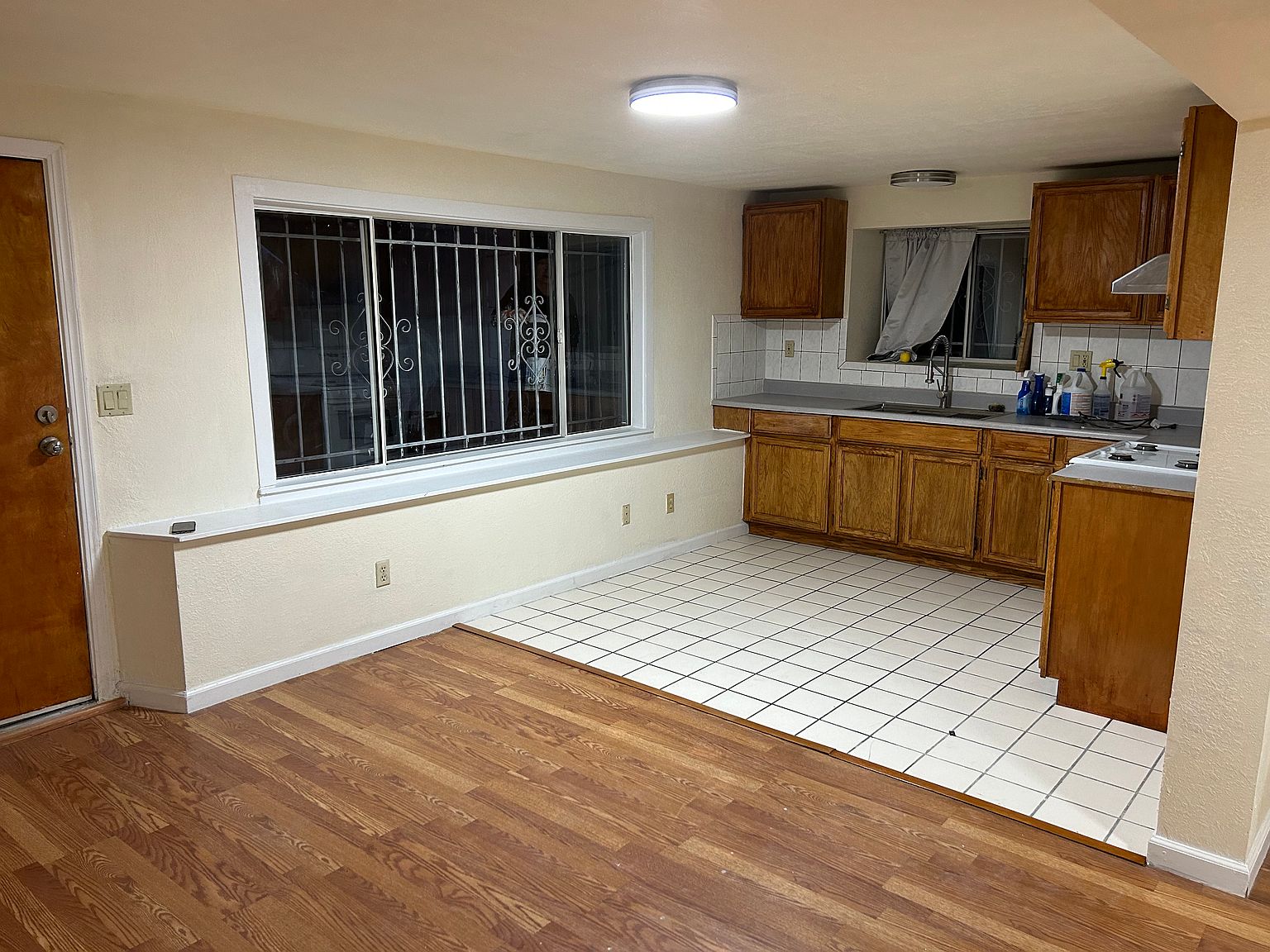 Apartments on E 25th St · Oakland photo 4
