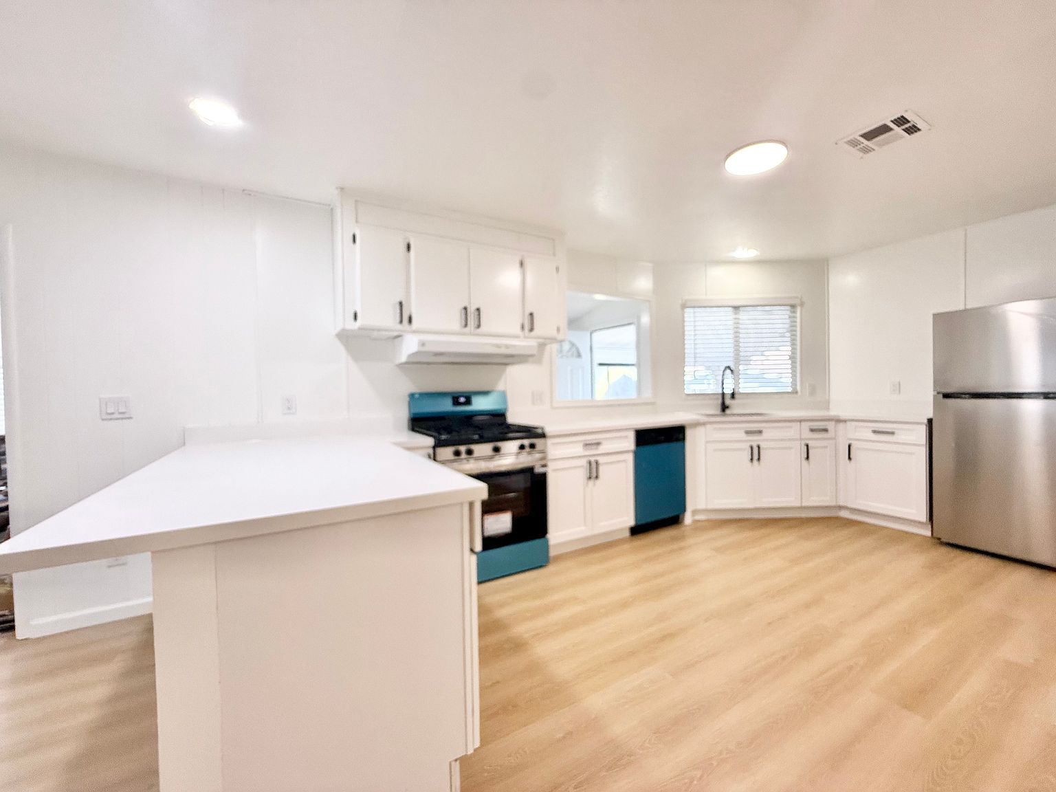 3BR/2BA Single Family House on Granite · Vallejo photo 5