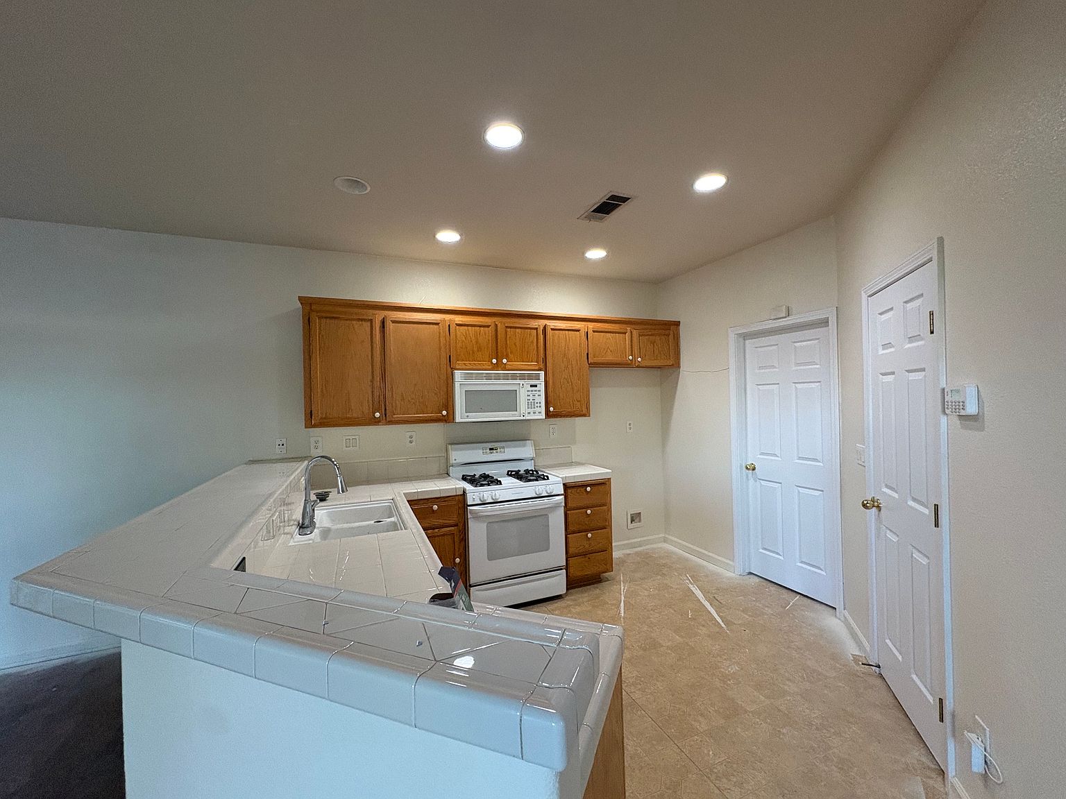 5175 McInnis Ln photo 4