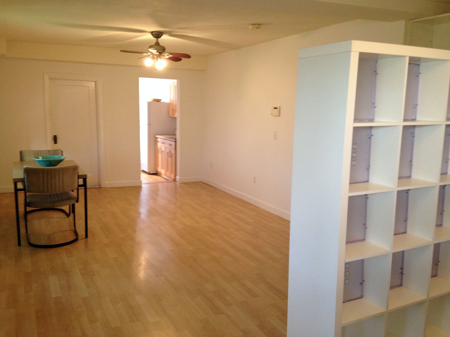 676 Hillgirt Cir photo 3