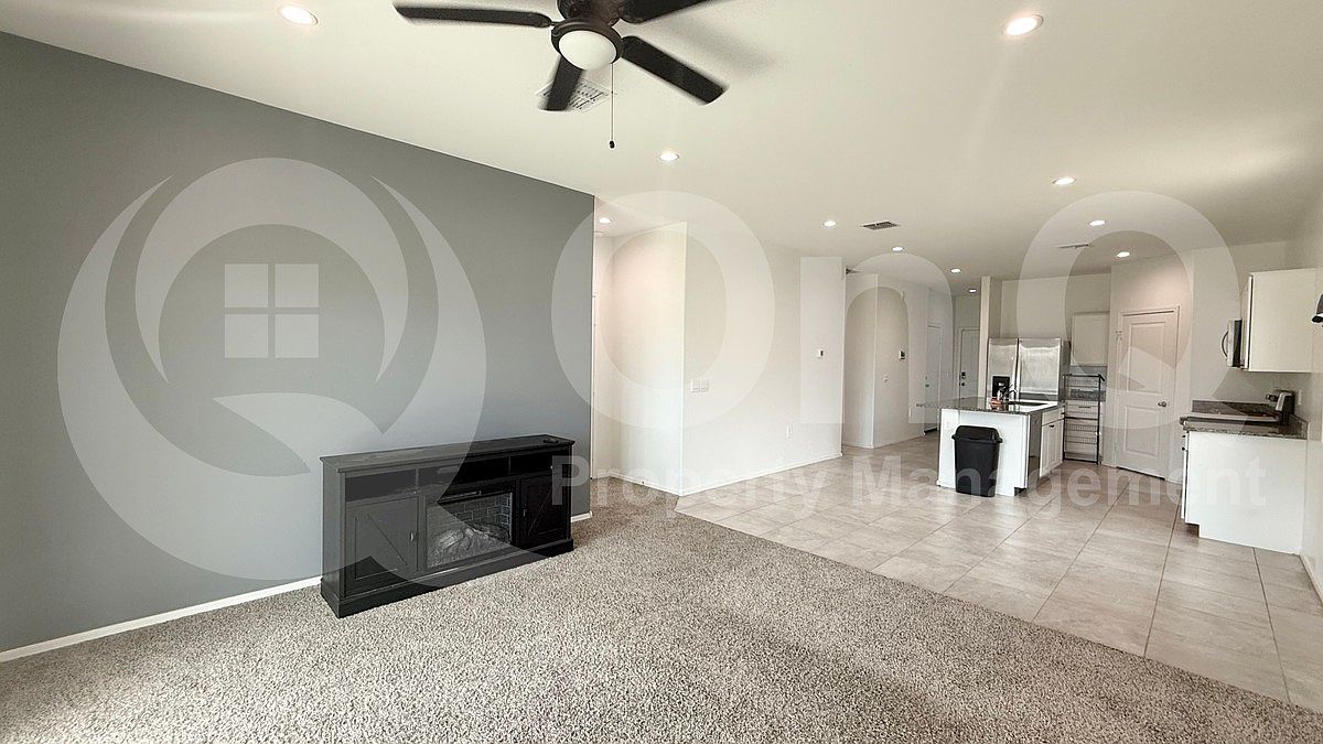 1549 E Fletcher Dr photo 5