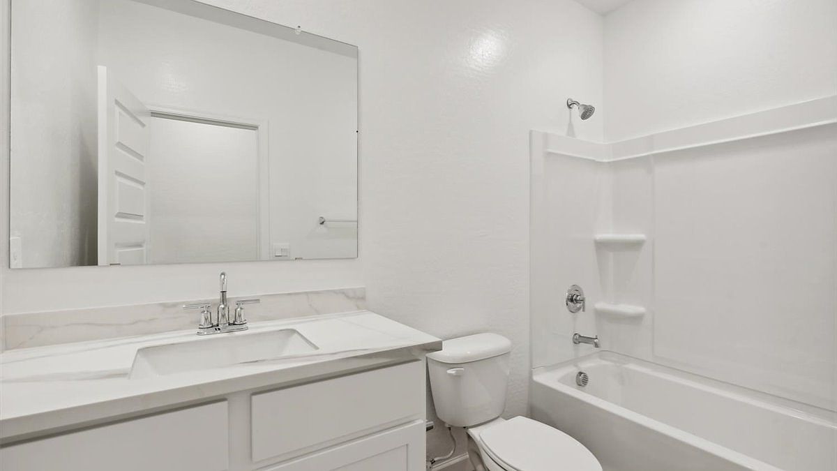 1529 E Currier Dr photo 2