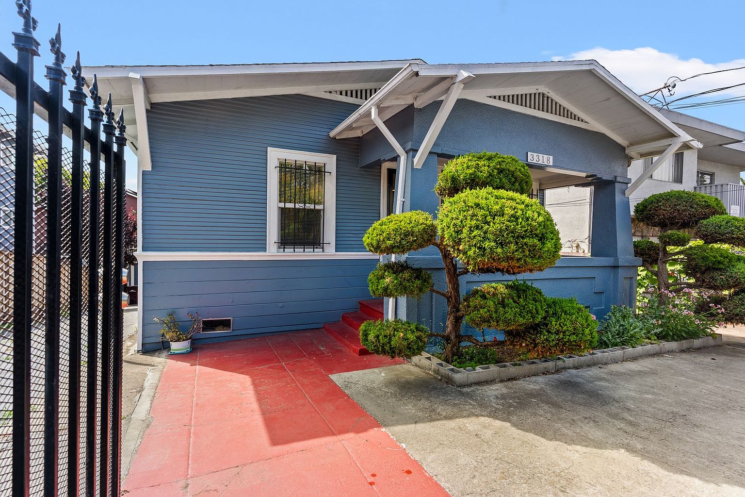 3BR/2BA Single Family House on Maple Ave · Oakland