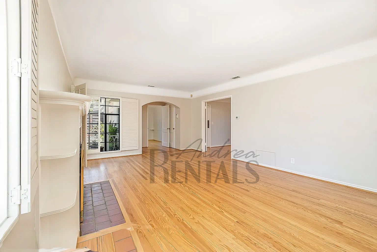 4050 Laurel Ave photo 3