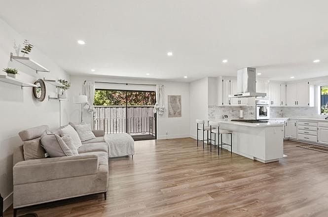 4206 Huntington St photo 5