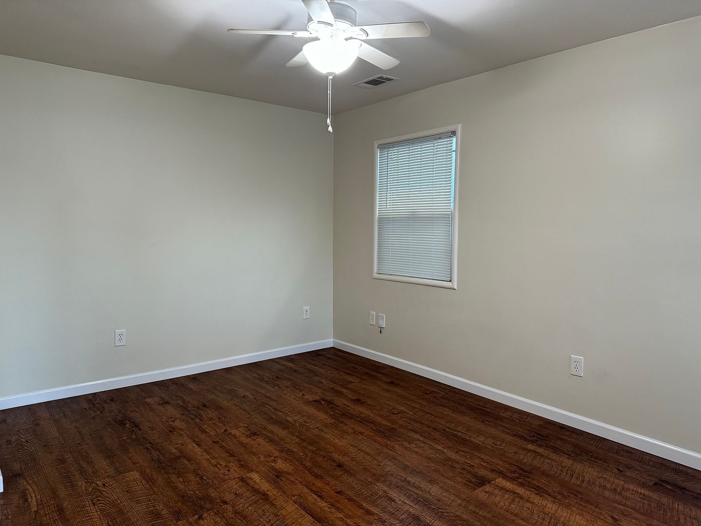 2 Bed 1 Bath House in Oakland photo 5
