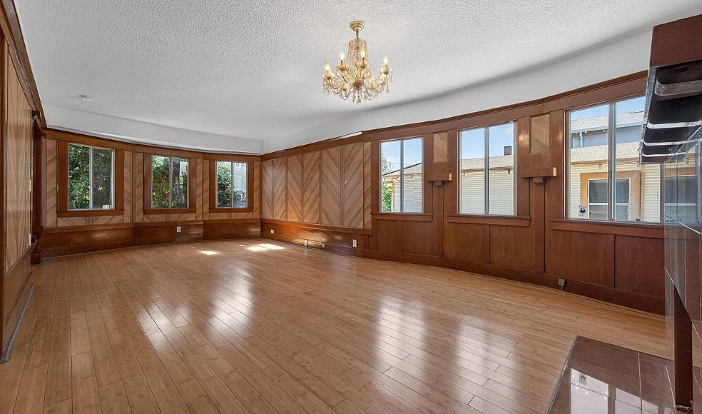 2837 Minna Ave photo 2