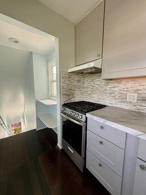 1BR/1BA Apartment on High St · Oakland photo 5