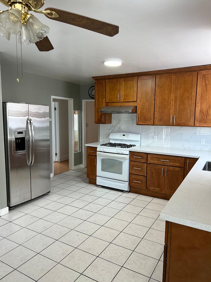4143 Carrington St photo 3