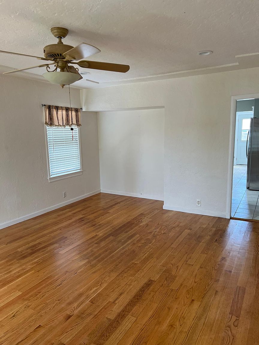 4143 Carrington St photo 2