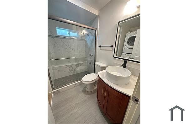 3574 Davis St photo 3