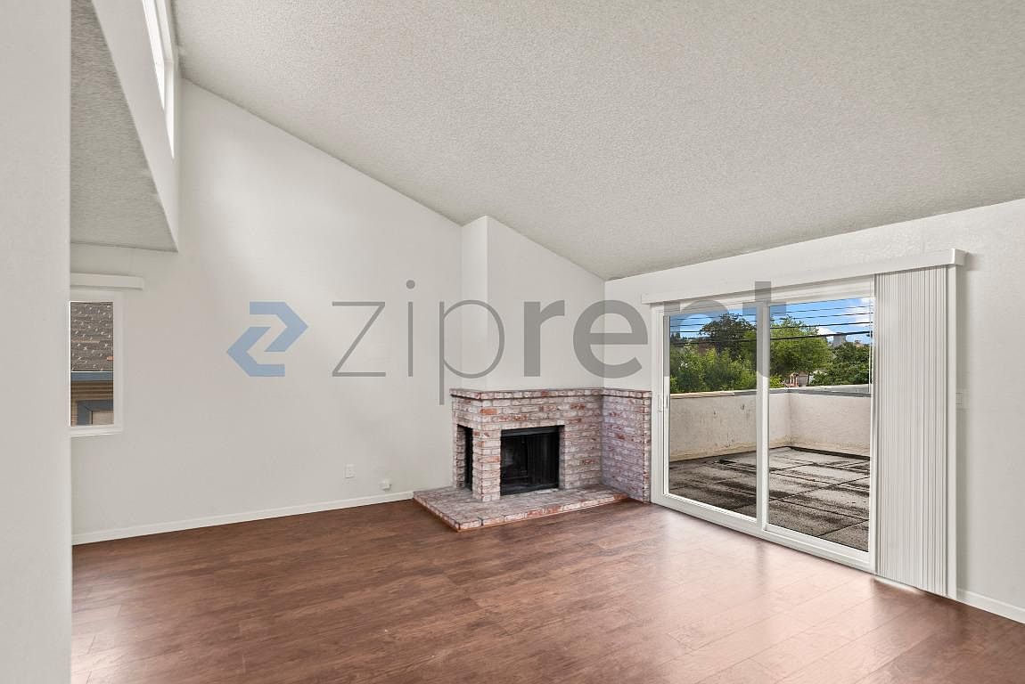 2837 55th Ave photo 2