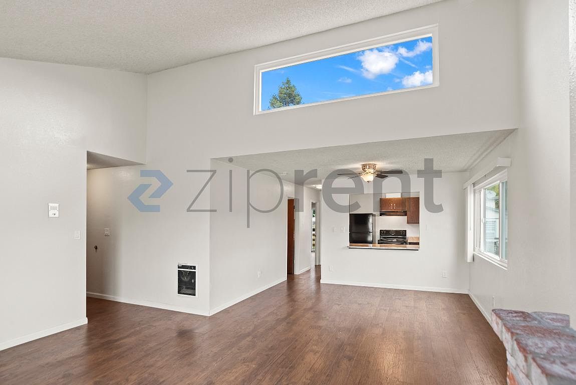 2837 55th Ave photo 5