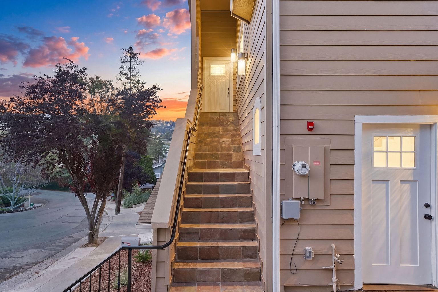 3426 Pierson St photo 3