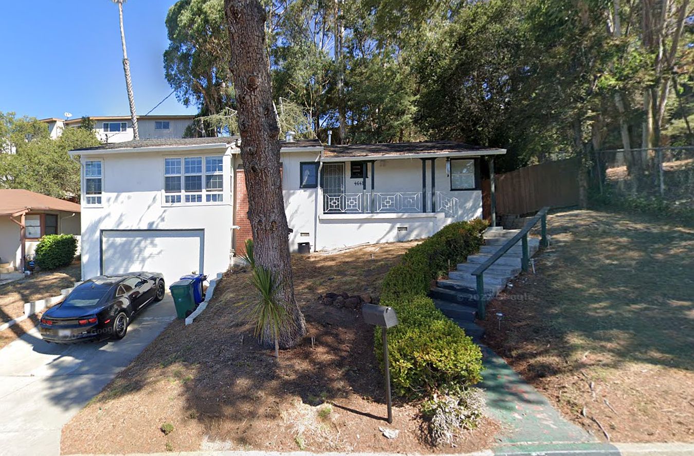 4641 Geranium Pl photo 2