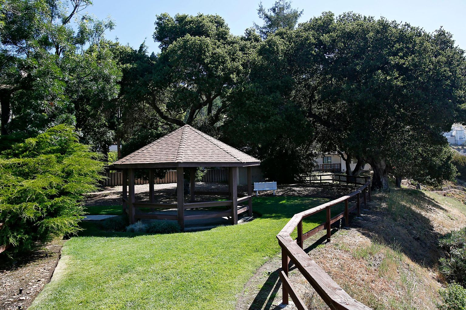 2BR/1BA Townhouse on Samaria Ln · Oakland photo 5