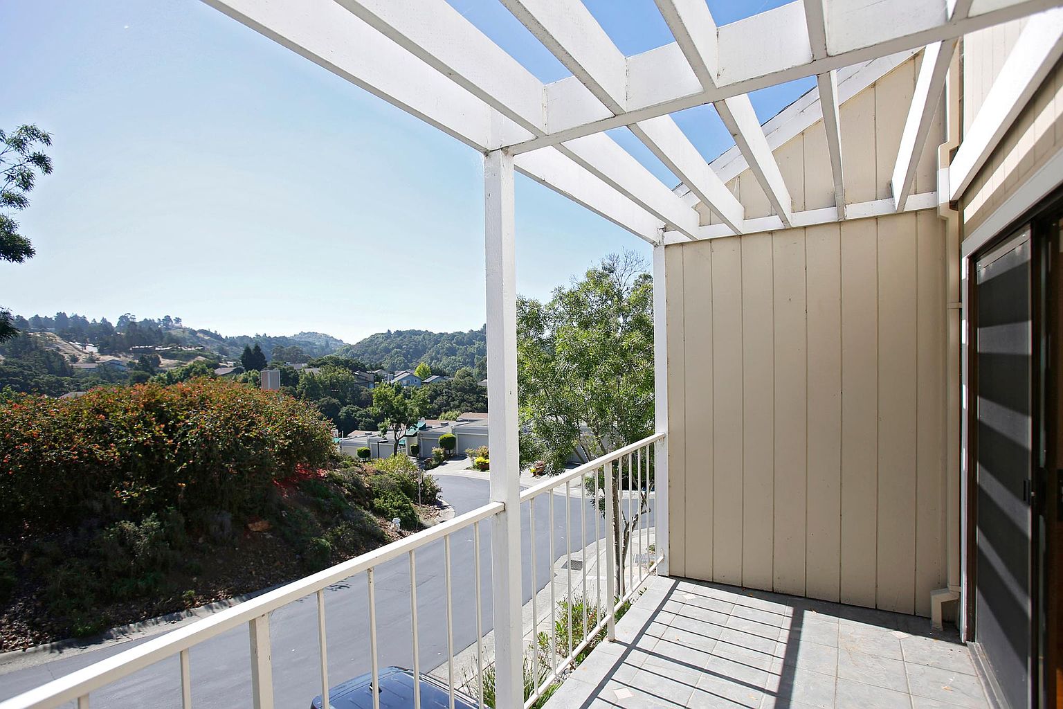 2BR/1BA Townhouse on Samaria Ln · Oakland photo 3