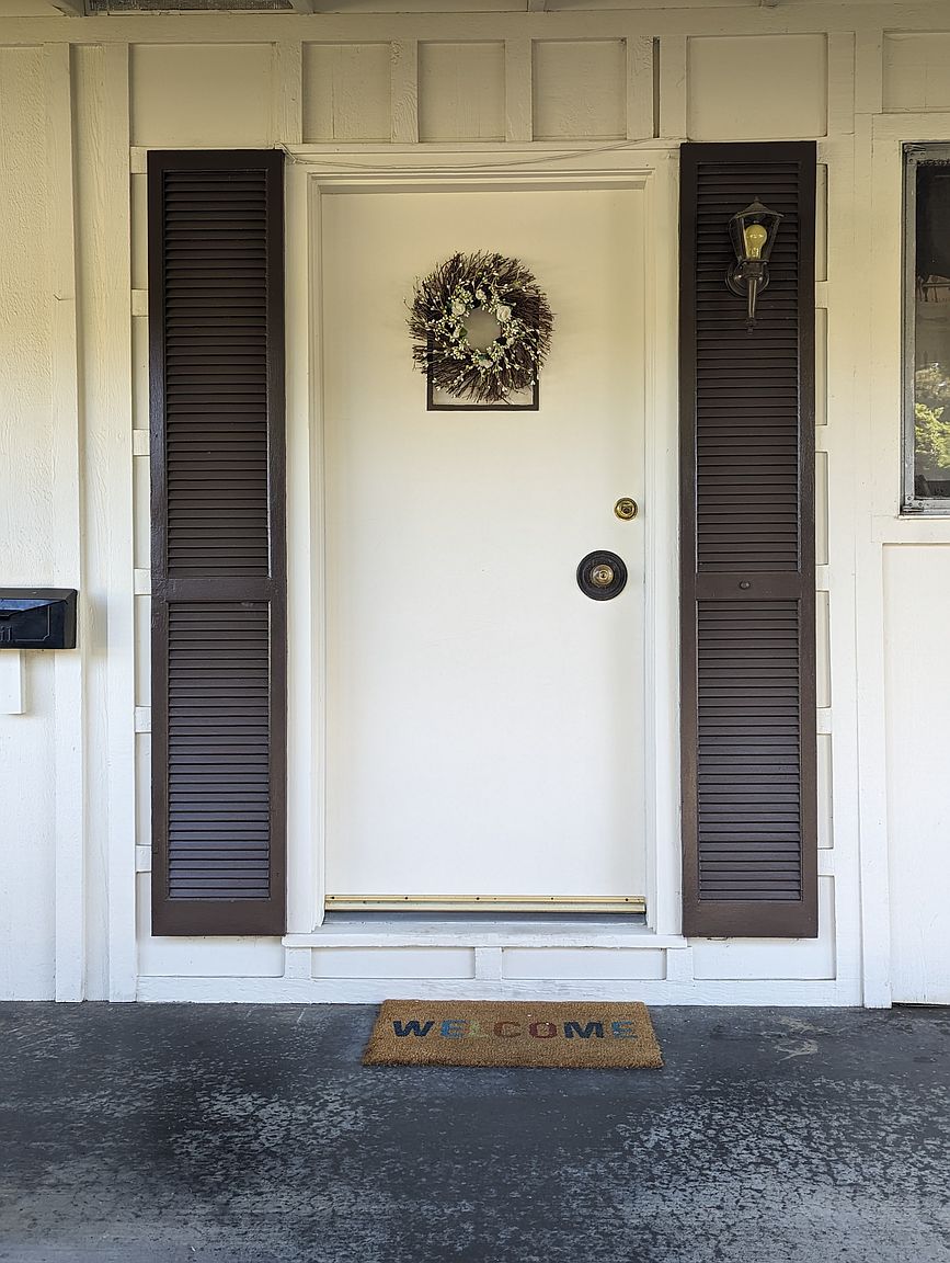 351 Chadbourne Way photo 3