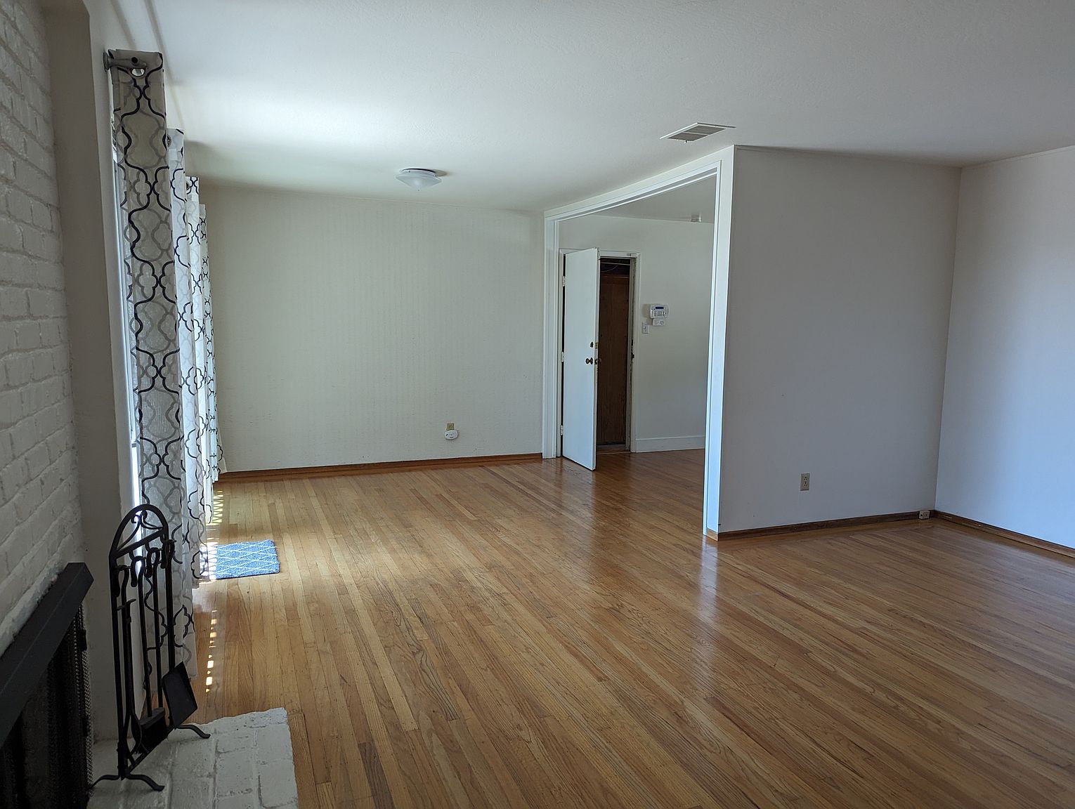 351 Chadbourne Way photo 5