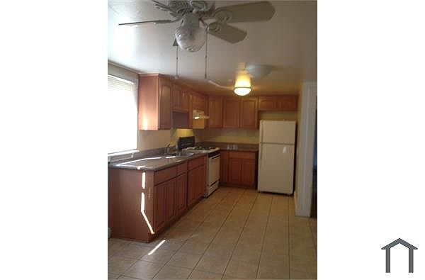 5741 Elizabeth St photo 4