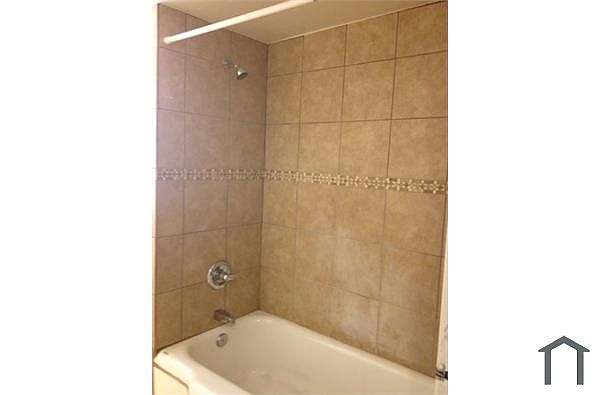 5741 Elizabeth St photo 5