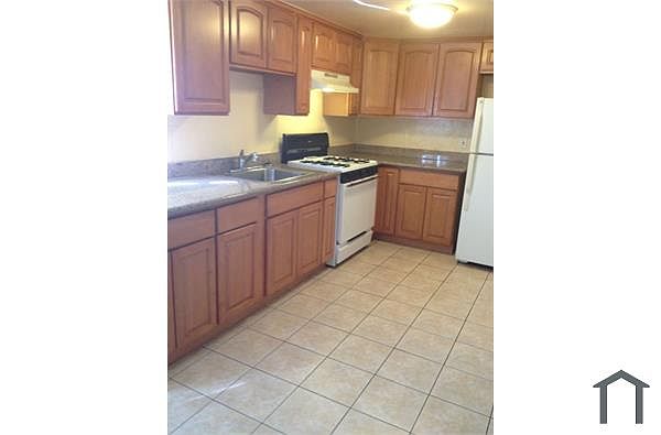 5741 Elizabeth St photo 3