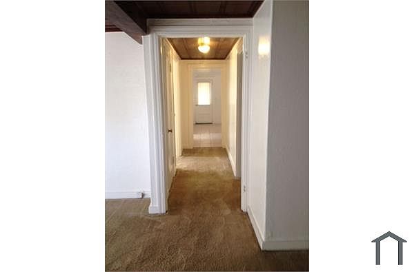 5741 Elizabeth St photo 2