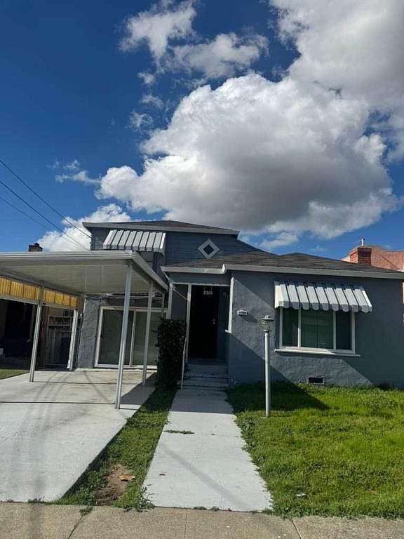Houses on Dashwood Ave · Oakland