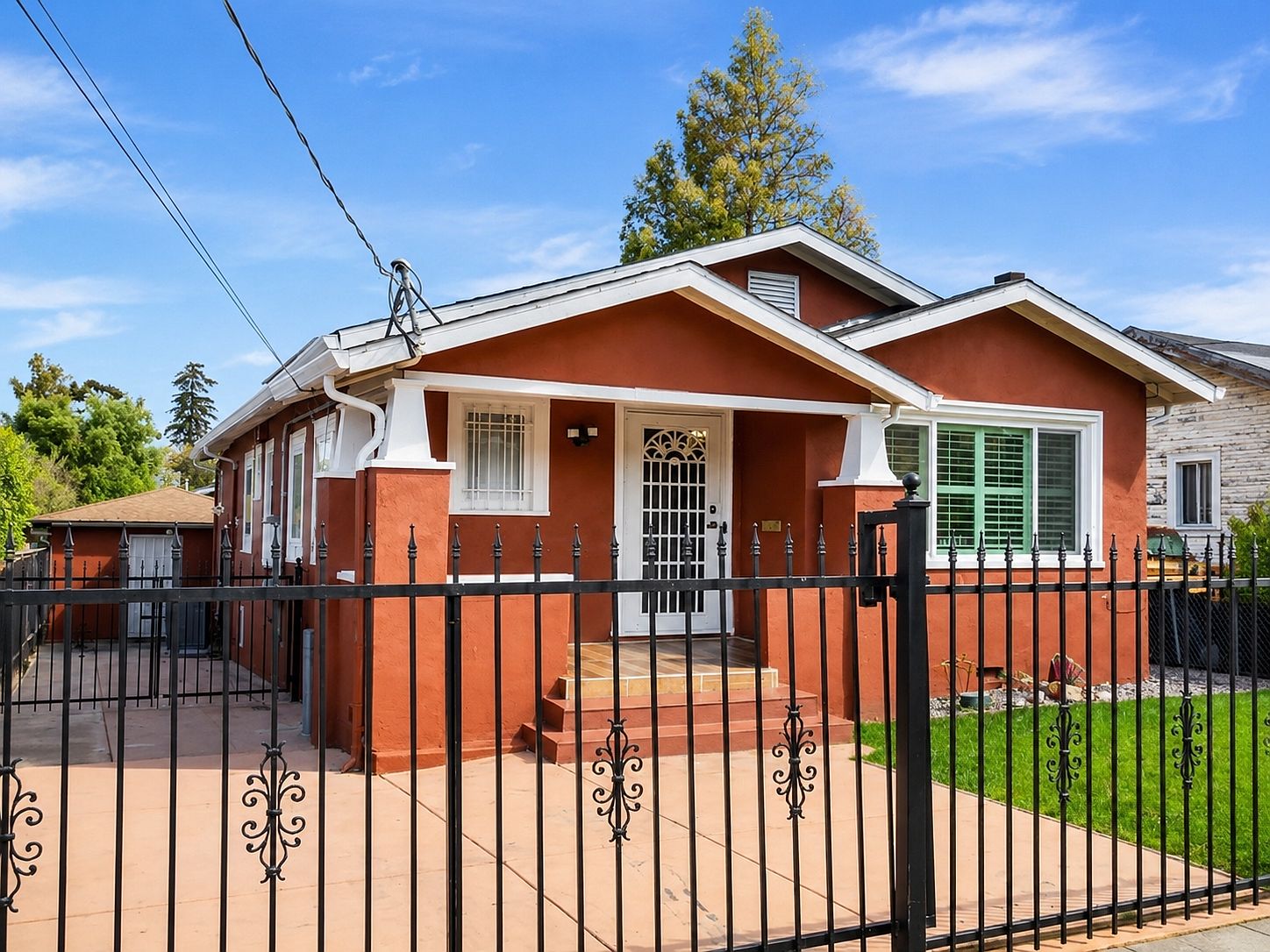 2BR/2BA Single Family House on Idlewood St · Oakland photo 2