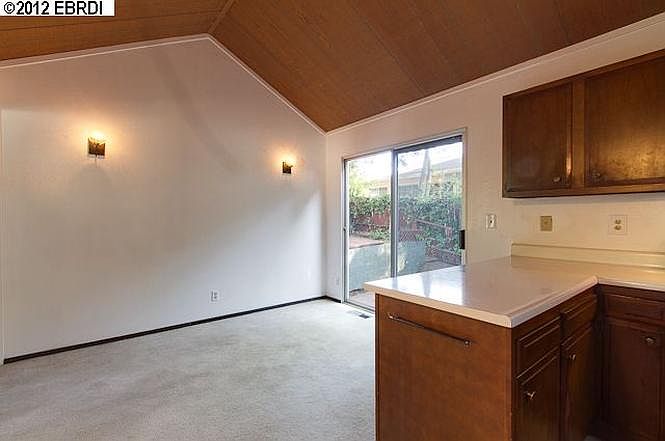 7435 Circle Hill Dr photo 3