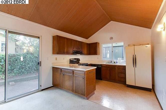 7435 Circle Hill Dr photo 2